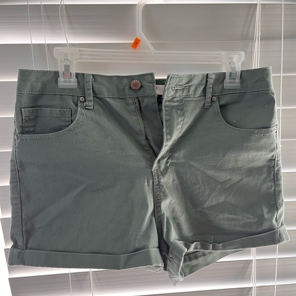 Shorts - Picture 4 of 6